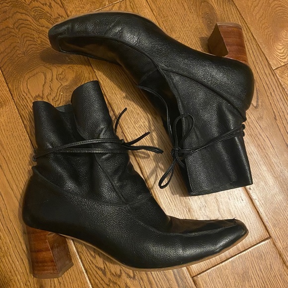 Leather Ankle Boots w/ Heel size 9 Black - Picture 1 of 8